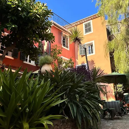 Dedans-dehors - 10 Min From The Wifi Air Conditionated בית נופש